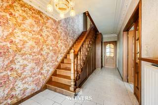 Voor meer info en foto’s, surf naar www.swevers.be – deze halfopen bebouwing in de Cartuyvelstraat 31 te Heers biedt een stevige basis voor wie...