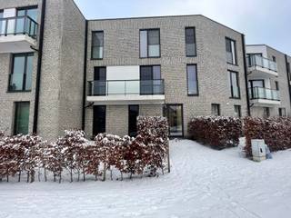 Welkom in Aarschot! Dit prachtige moderne appartementsgebouw werd gebouwd in 2021 en bevindt zich in een rustige wijk aan de rand van de stad...