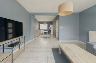 Deze charmante halfopen bebouwing in Oostakker combineert het allemaal: een zonnige tuin, garage, 3 slaapkamers en een rustige ligging vlak bij...