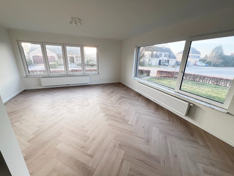 Stijlvol gerenoveerd appartement met 3 slaapkamers, garage en berging - foto 3
