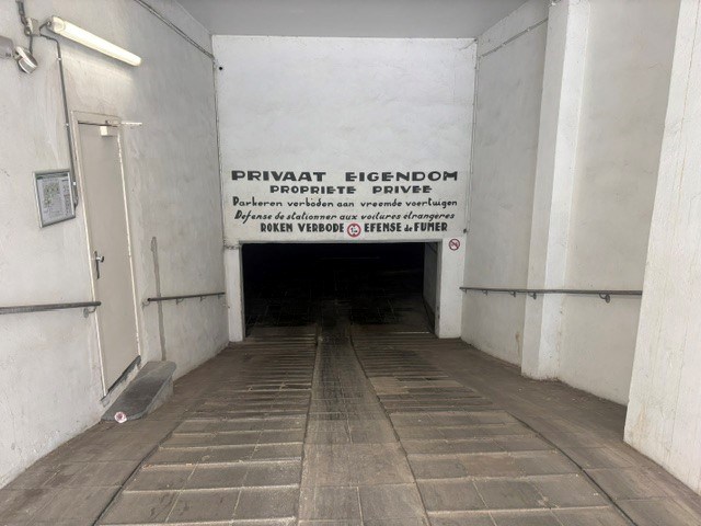 Garage for rent in Ostend - photo 2
