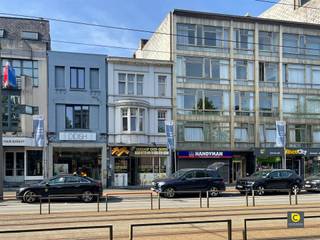 Handelspand en 2 appartementen in Mortsel Bent u op zoek naar een solide investering met een uitstekend rendement?Wij bieden u dit uniek...