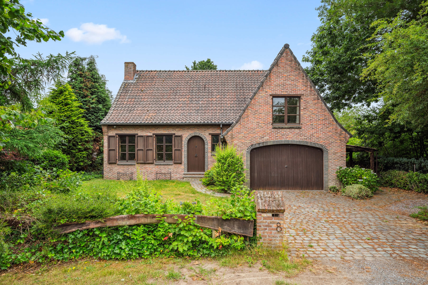 Groen gelegen villa met veel mogelijkheden op uitstekende locatie - foto 1