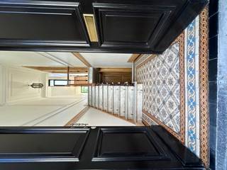 <p>Co-housers gezocht! We zoeken een leuke vriendengroep / young professionals (geen studenten!) die willen co-housen in een gloednieuw gerenoveerde, schitterende burgerwoning op een zalige toplocatie in de begeerde Harmoniewijk. Top mobiscore; winkels, resto's, café's en terrasjes nabij. Vlot in en uit de stad. Het Zuid, het oude centrum of het Centraal station: alles op wandelafstand! Indeling: Prachtige authentieke inkomhal, zonnige leefruimte en nieuwe leefkeuken met aansluitend zonnig terras in hardhout. Apart gastentoilet, toegang tot souterrain met mancave, aparte wasplaats met wasmachine en droogkast, provisiekelder. Verdieping 1: 2 ruime slaapkamers , apart toilet en ruime badkamer, Verdieping 2 : 1 ruime kamer + 1 extra riante kamer met mezzanine, aparte badkamer. Alle 4 slaapkamers beschikken over maatkasten. Gunstig EPC, elektriciteit conform, nieuw geïsoleerd dak, achtergevel geïsoleerd en overal dubbele beglazing. Volledig geschilderd. Onmiddellijk beschikbaar. Interesse? Stel je kandidaat en mail naar office@era-stadsgoed.be</p>