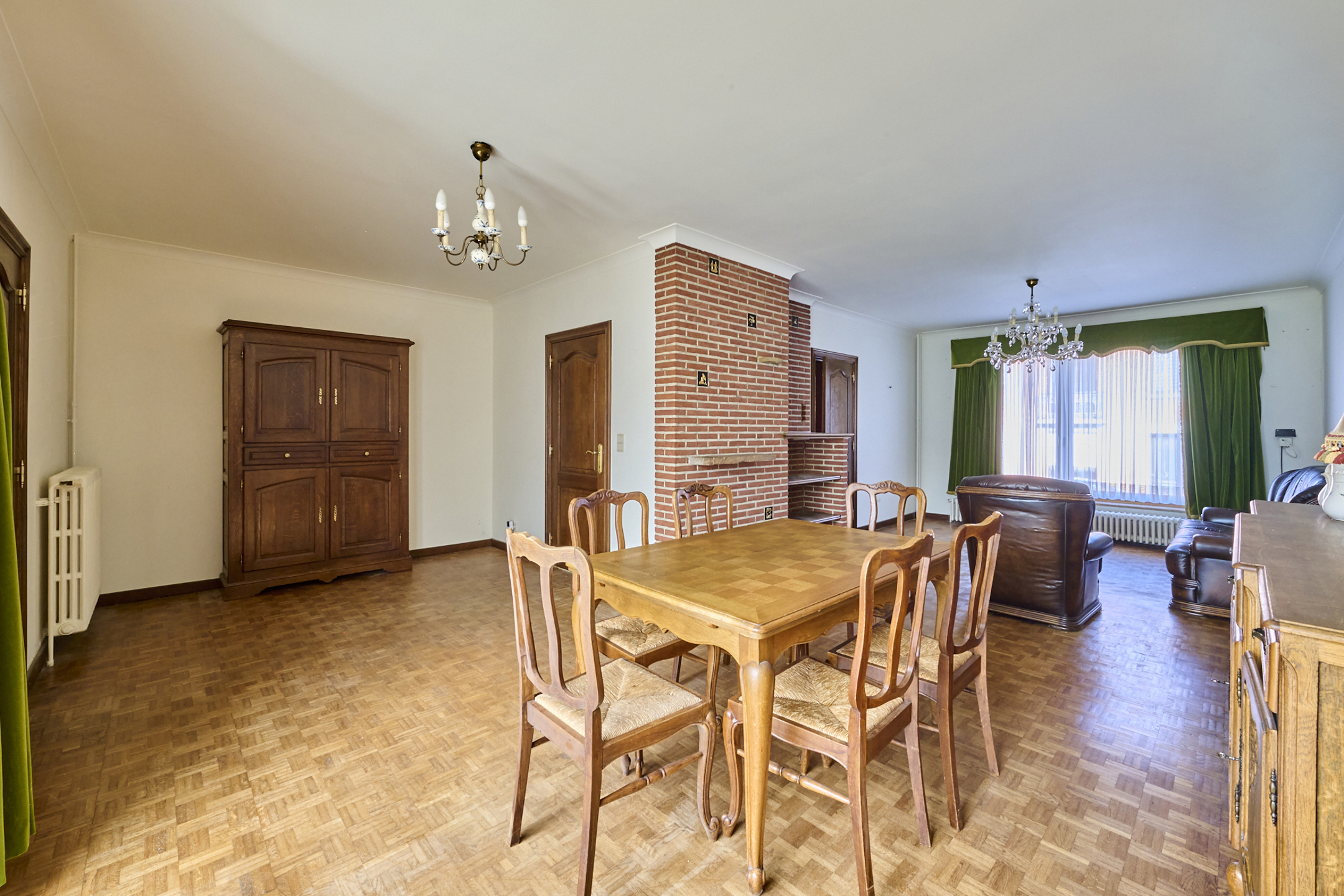 Goed onderhouden rijwoning op toplocatie met parking - foto 2