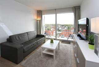 Situé au huitième étage avec terrasse orientée sud. Vue sur les villas du quartier Simli (vue jusqu'à Dixmude). Faible valeur EPC grâce à des...