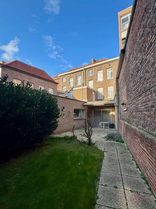 Deze knappe herenwoning is rustig gelegen in het hartje van Sint-Truiden, en bevindt zich op wandelafstand van alle voorzieningen zoals...