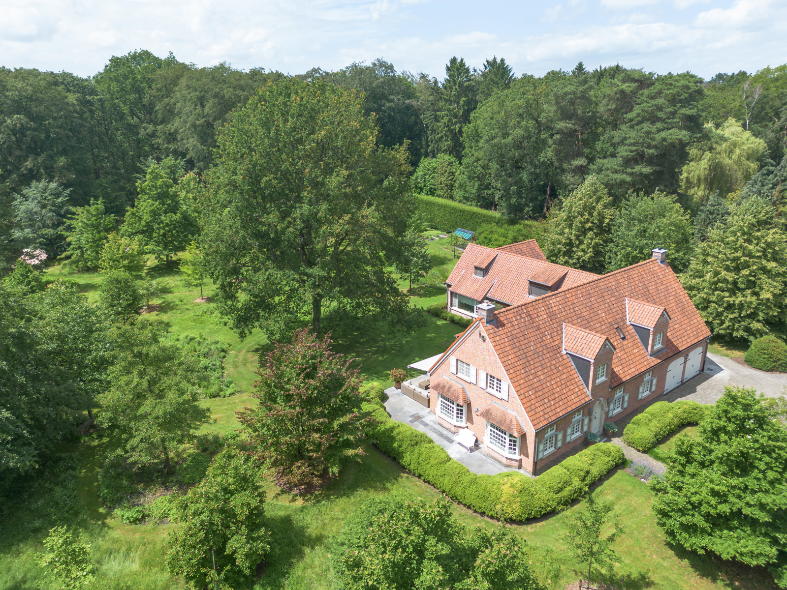 House for sale in Brasschaat with 4 bedrooms - photo 2