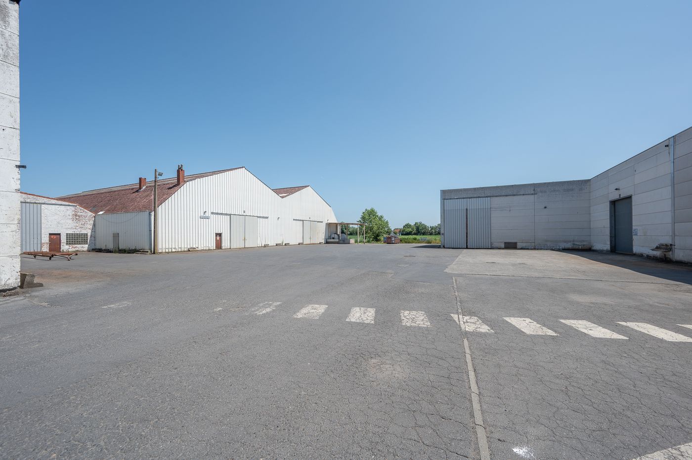 2.112 m² magazijnruimte in Meulebeke te huur korte termijn - photo 2
