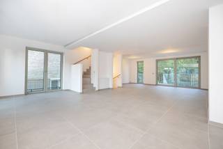 LAEKEN, Rue du Bois Henri, dans une impasse, nous vous proposons cette maison neuve de ± 270m² offrant un cadre de vie idéal pour une famille en...