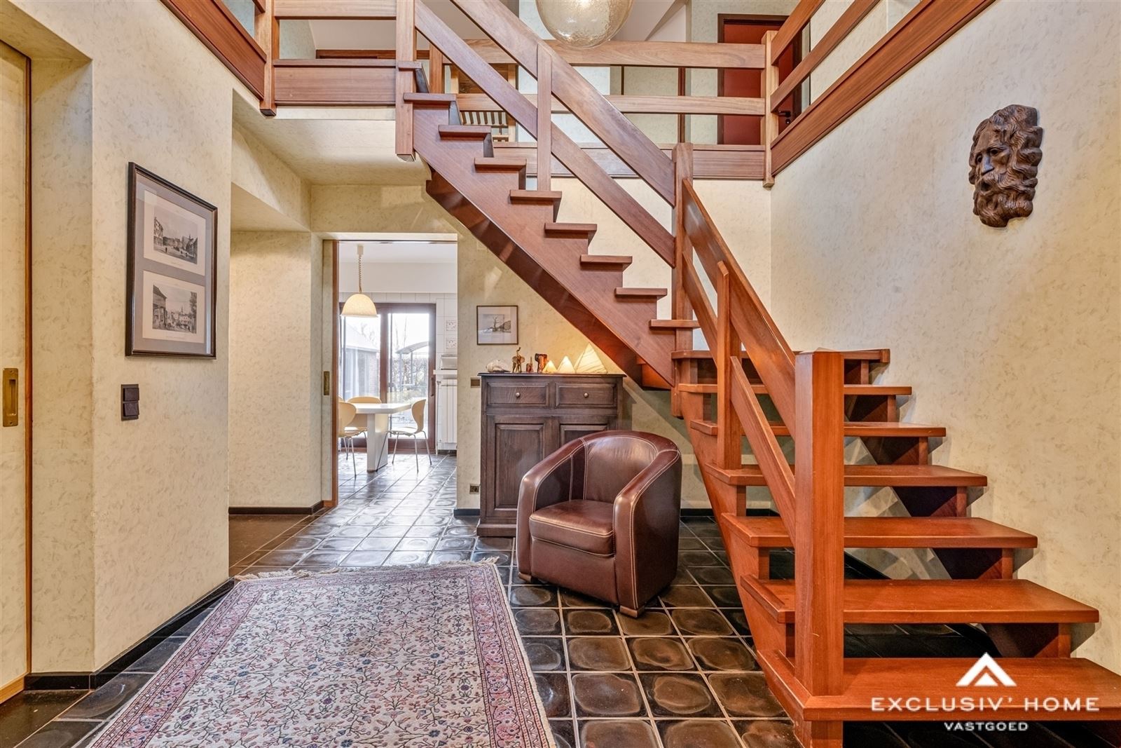 Timeless villa with pool on 22 ares - photo 2