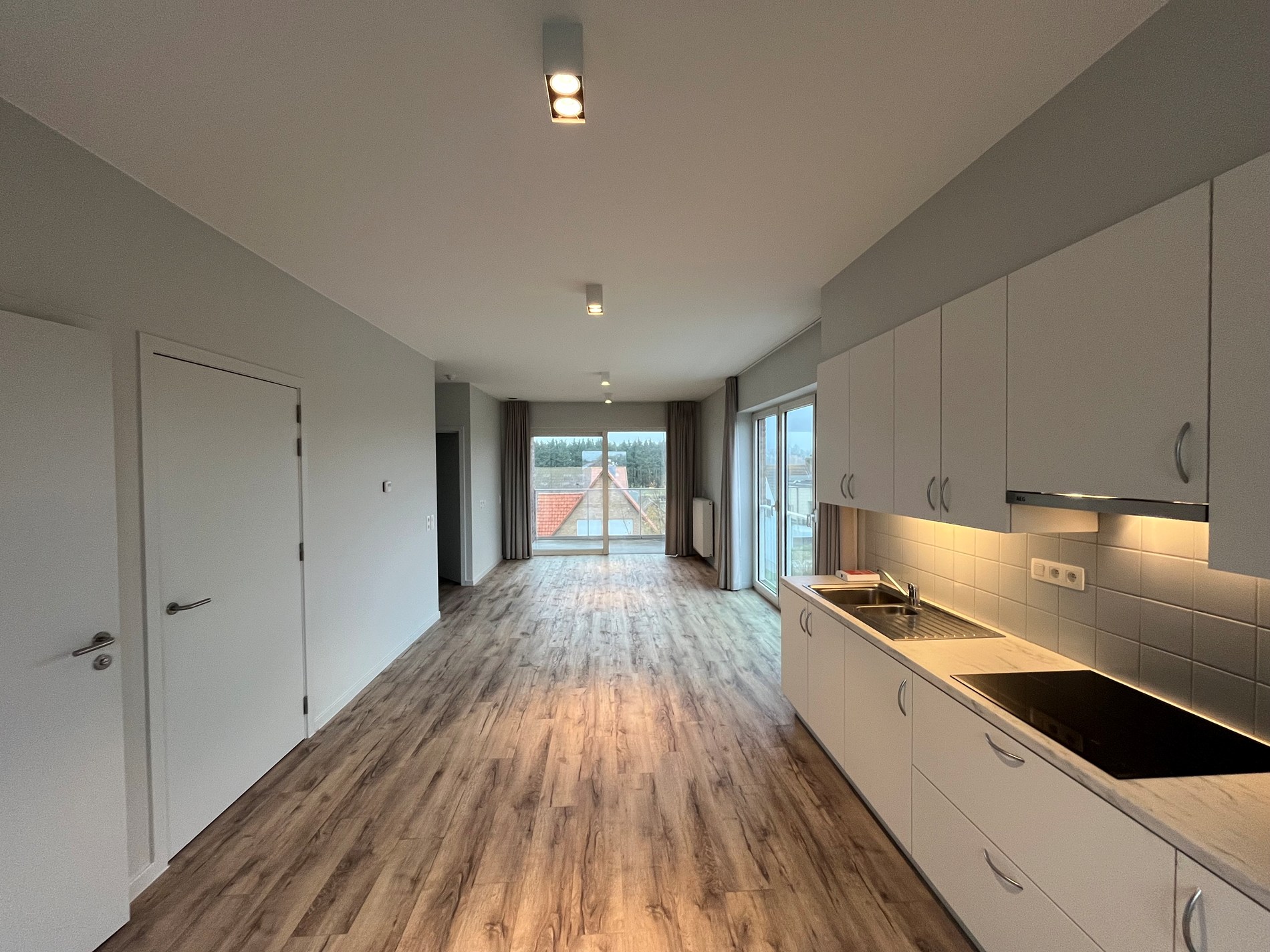 Ruime serviceflat met 2 slaapkamers te koop - foto 3