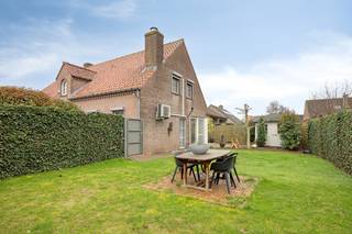 Gezellige, instapklare woning met 4 slaapkamers en prachtige tuin te koop in Mopertingen, Bilzen-HoeseltRust en bereikbaarheid perfect gecombineerdOp...