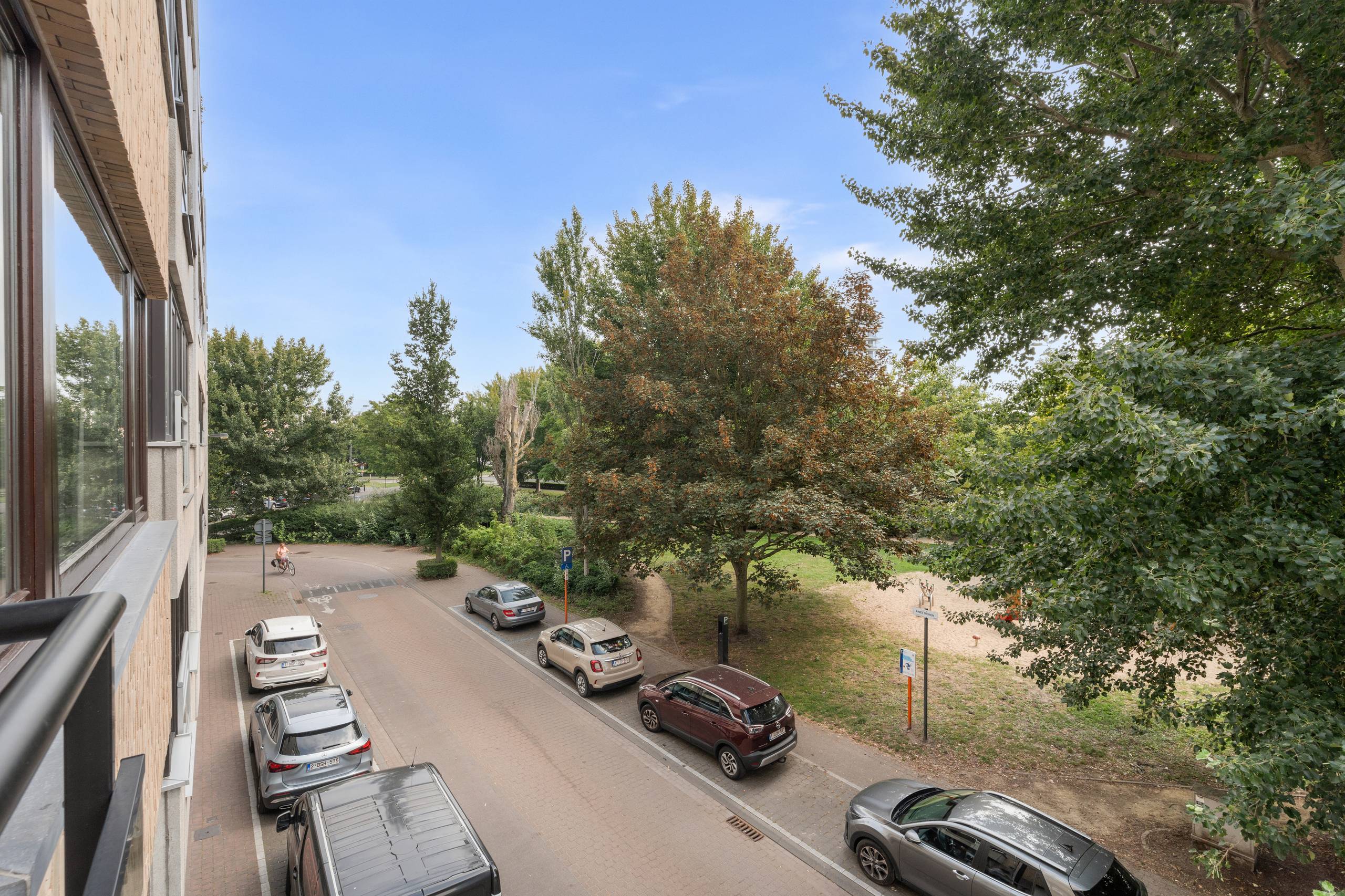 Ruim 3-slpk appartement met parkzicht te koop in Oostende! - foto 2