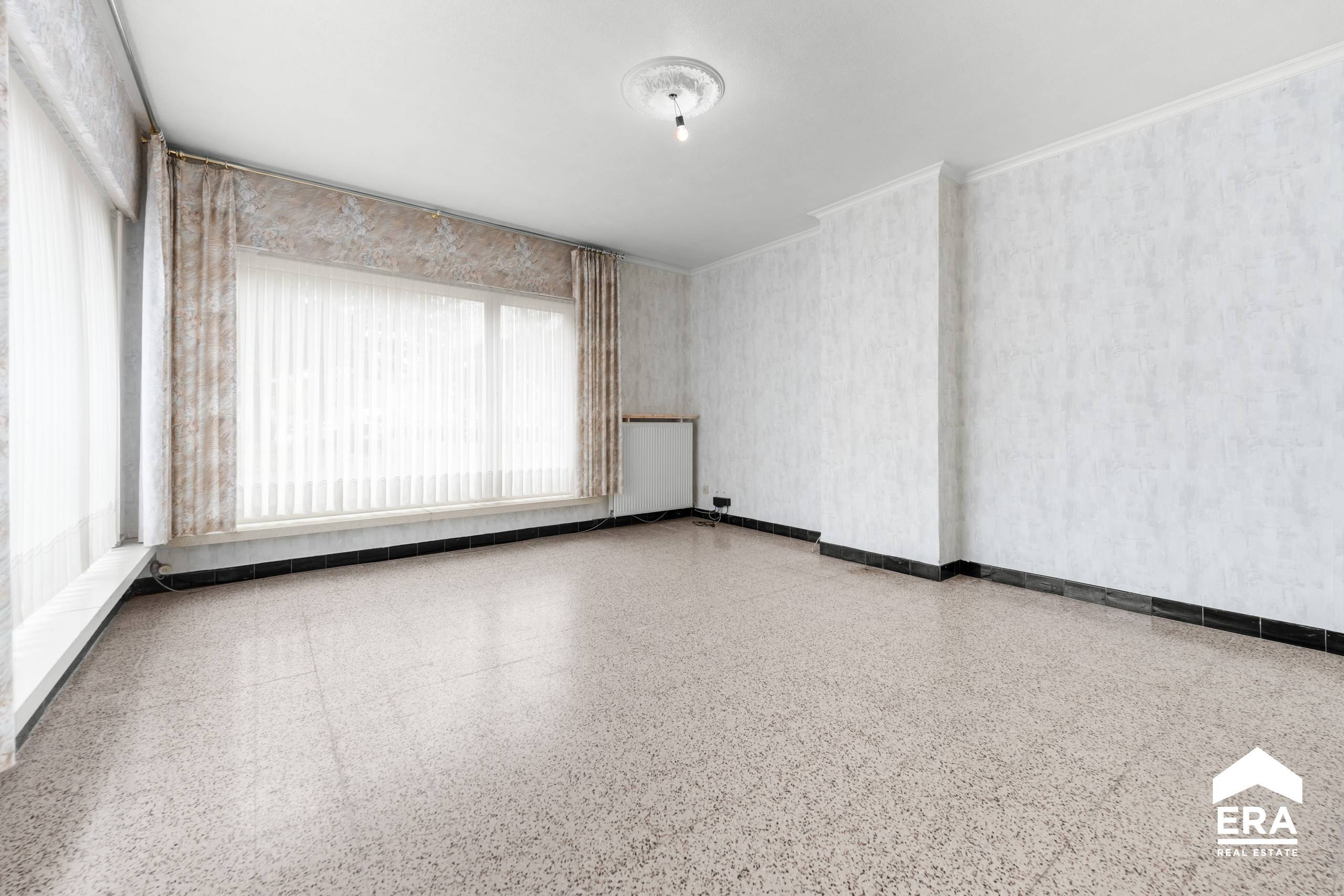 House for sale in Roeselare with 6 bedrooms - photo 3