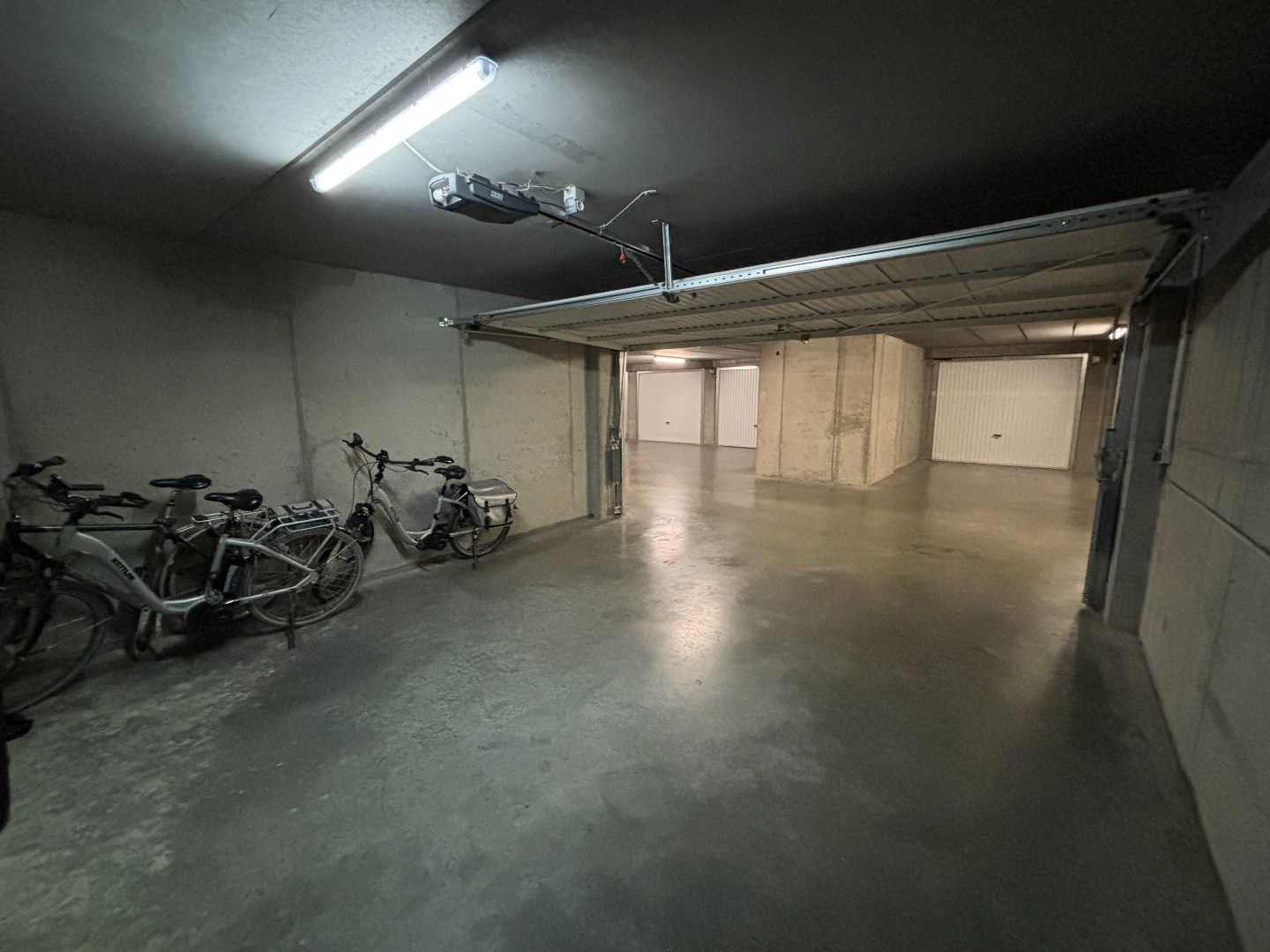 Zeer ruime garagebox in centrum Knokke te koop - foto 5