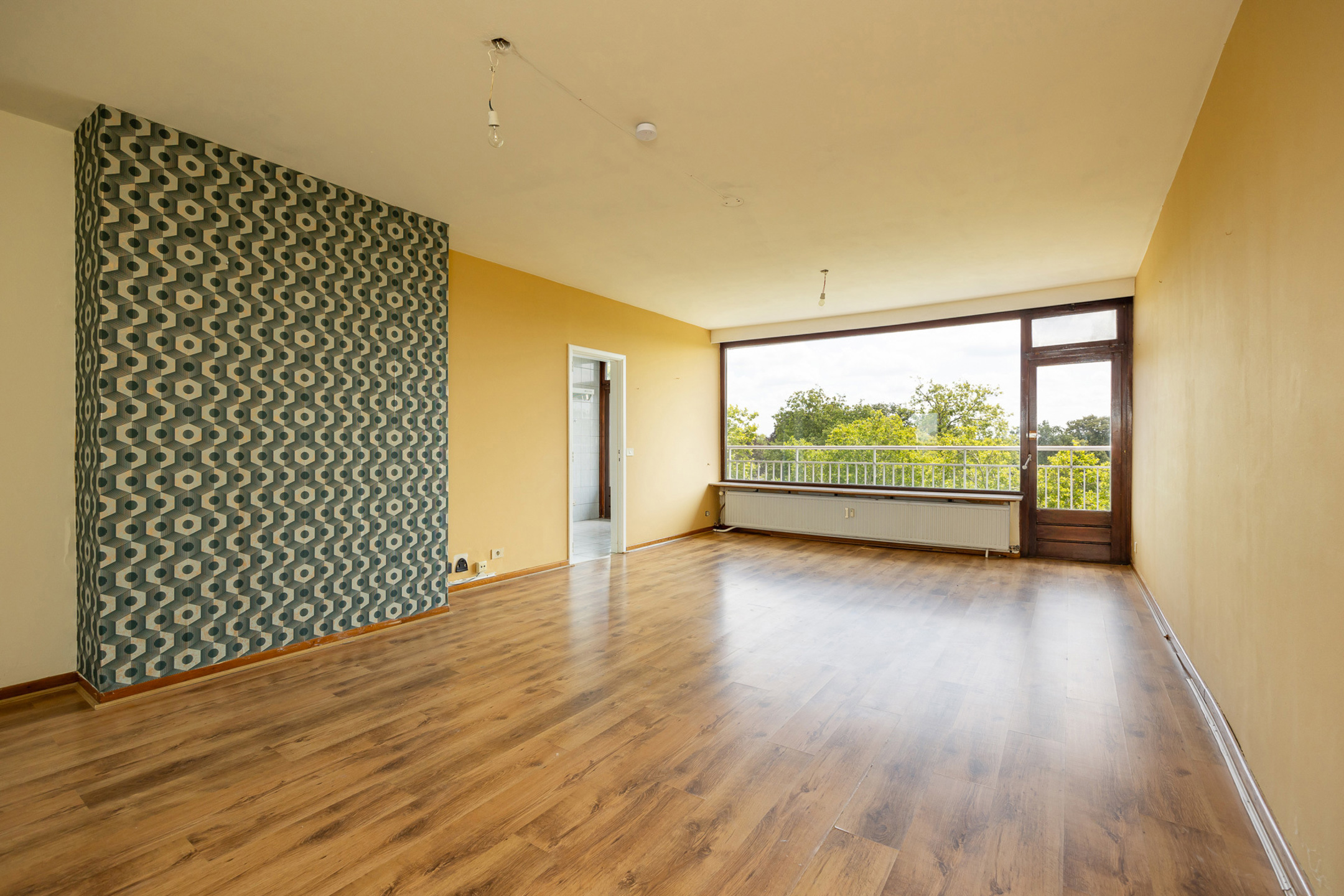 Deels te renoveren, centr. gel. app (V5-93 m²) met 2 slpks. - foto 3