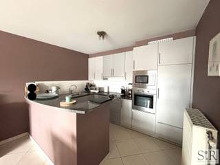 Lichtrijk appartement met terrasje op de grens tussen Mechelen en Sint-Katelijne-WaverDit leuke appartement is goed gelegen in Sint-Katelijne-Waver...