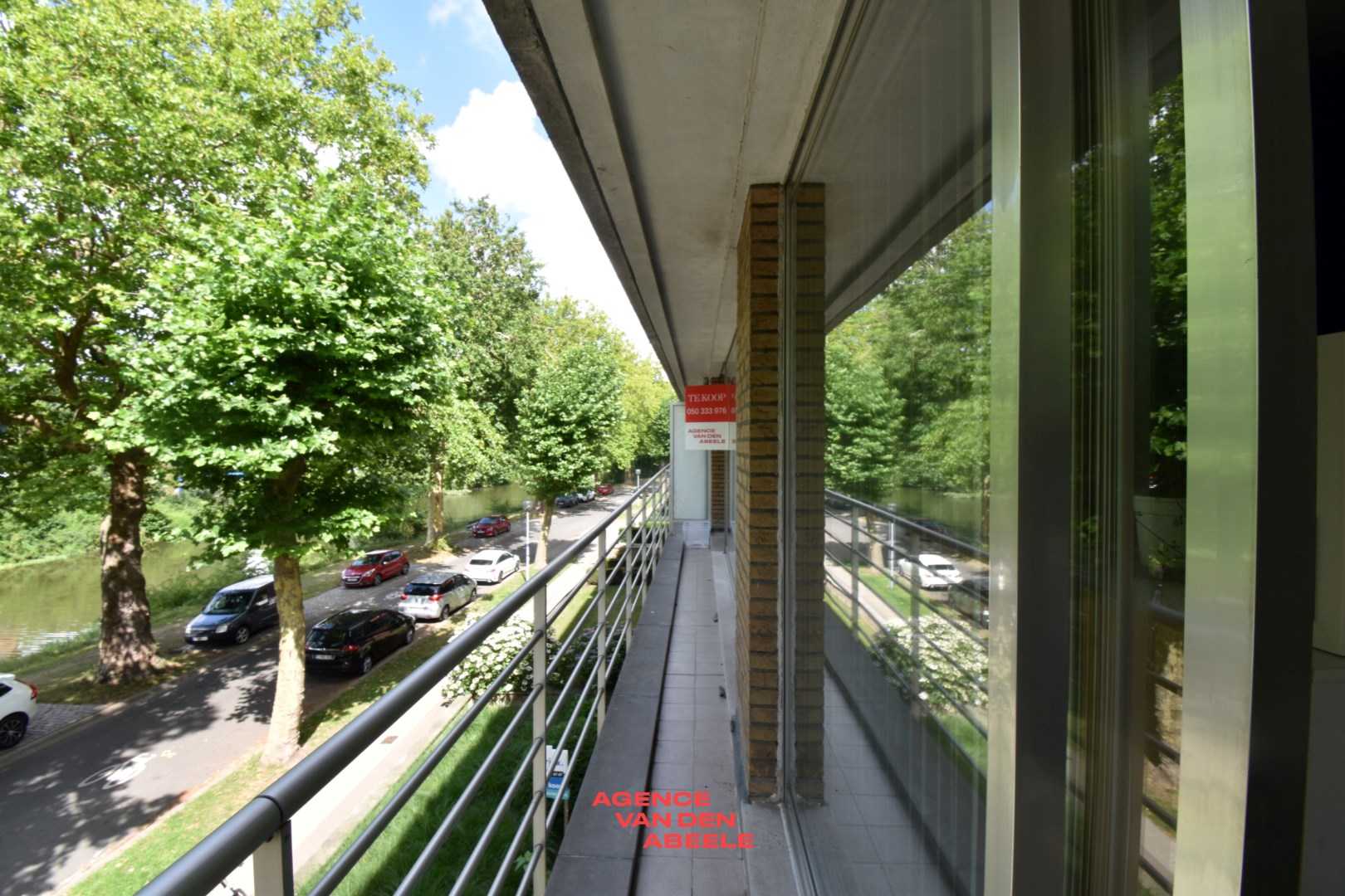 Ruim woonappartement met 1 slaapkamer en grote garage - foto 1