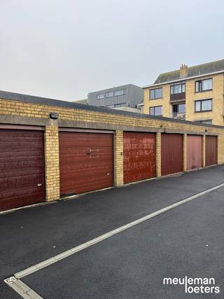 Deze bovengrondse garagebox (nr.° 7) geniet van een centrale ligging in het centrum van Oostkamp. Op wandelafstand bevinden zich...