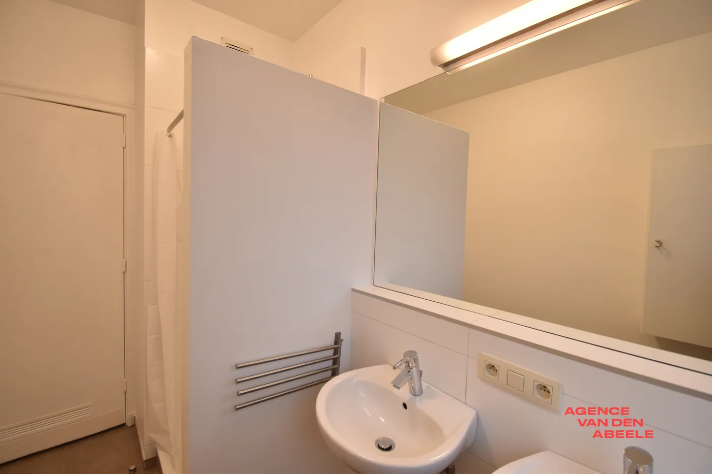 Ruim appartement met 2 slaapkamers in het hart van Sint-Andries - foto 5