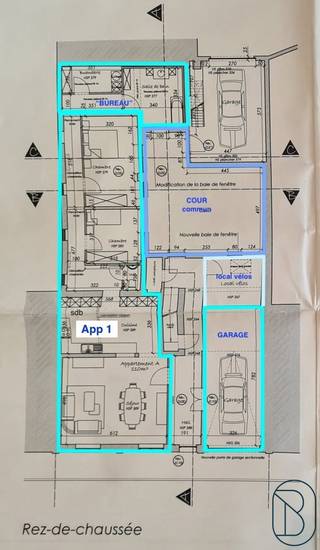 Interessante investering met mooi rendement! Gelijkvloers appartement (675€) bestaande uit een leefruimte met open keuken, badkamer, berging, 2...