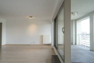 INDELING:- inkomhal met gastentoilet - ruime en lichtrijke leefruimte - open keuken (keramische kookplaat, dampkap, oven, vaatwasmachine &...