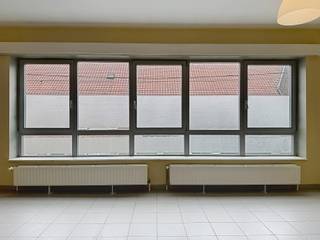 Liebaardstraat 264: Lichtrijk 3 slaapkamer appartement met indeling als volgt: Gelijkvloers: Inkomhal met (fietsen)berging en kelder 1e...