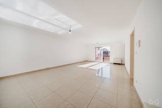 À deux pas du centre de Chapelle-lez-Herlaimont, We Invest Centre Hainaut vous présente cet appartement lumineux et très bien entretenu situé au...