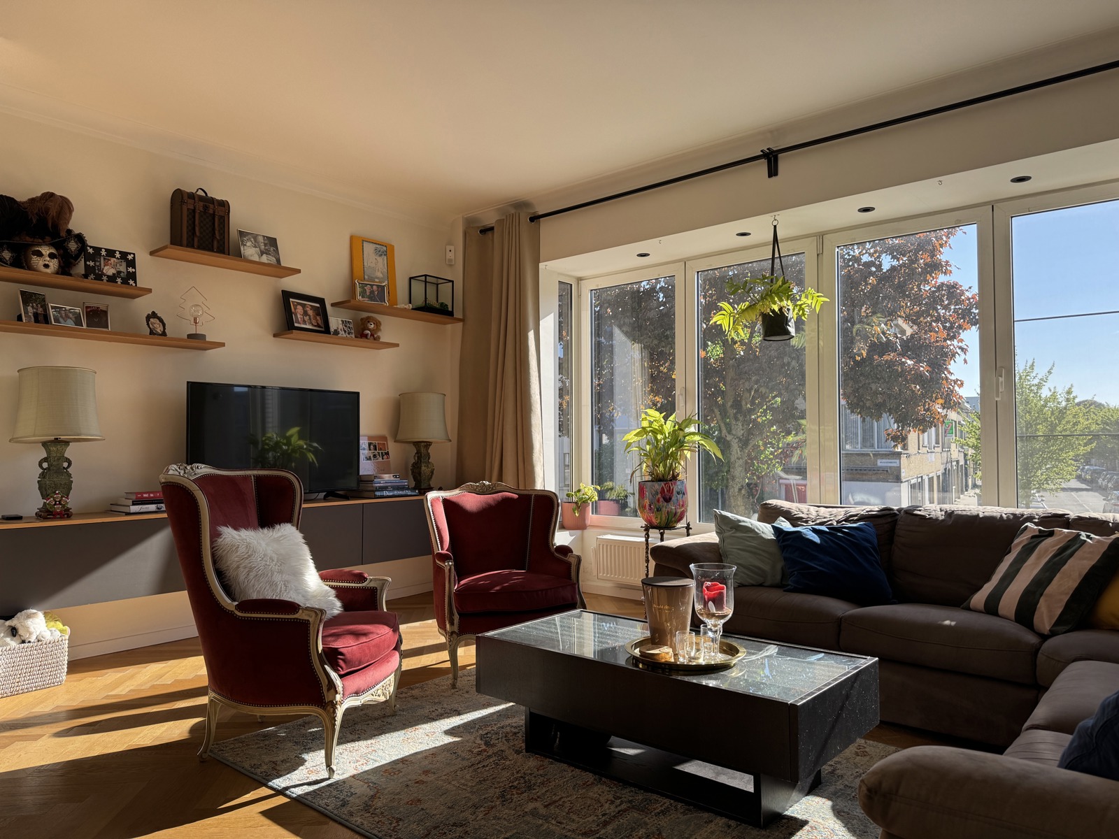 Gemeubelde instapklare woning met tuin en drie slaapkamers - foto 2