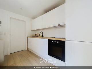 Tel: 0456 79 45 19 / E-mail: sophia.vanhove@weinvest.be<br /><br />We Invest biedt u met plezier, in exclusiviteit, dit charmante en zeer lichtrijke appartement aan, gelegen op de 1ste verdieping achteraan in een gebouw in Brussel.<br /><br />Ideaal gelegen in Brussel, geniet het pand van een uitstekende ligging vlakbij Sint-Katelijne, de Sint-Goriks Hallen en het stadscentrum. De buurt biedt een dynamisch en aangenaam leefkader met tal van winkels, supermarkten, restaurants, cafés en openbaar vervoer op wandelafstand. U geniet bovendien van een snelle toegang tot de belangrijkste verkeersaders en alle voorzieningen van het centrum van Brussel.<br /><br />Het appartement bestaat uit een aangename, lichtrijke woonkamer, een uitgeruste keuken, evenals een moderne doucheruimte met toilet. Een binnentrap leidt naar de verdieping, die een tweede lichtrijke leefruimte biedt, ideaal als bureau- of ontspanningsruimte.<br /><br />Huurprijs: €910/maand<br />Kosten: €95/maand (provisie voor warm water en verwarming, elektriciteit en onderhoud van de gemeenschappelijke delen).<br />EPC: F<br /><br />Onmiddellijk beschikbaar voor een minimumtermijn van 3 jaar.<br /><br />Wacht niet te lang om te komen bezichtigen! Voor meer exclusieve panden, bezoek www.weinvest.be