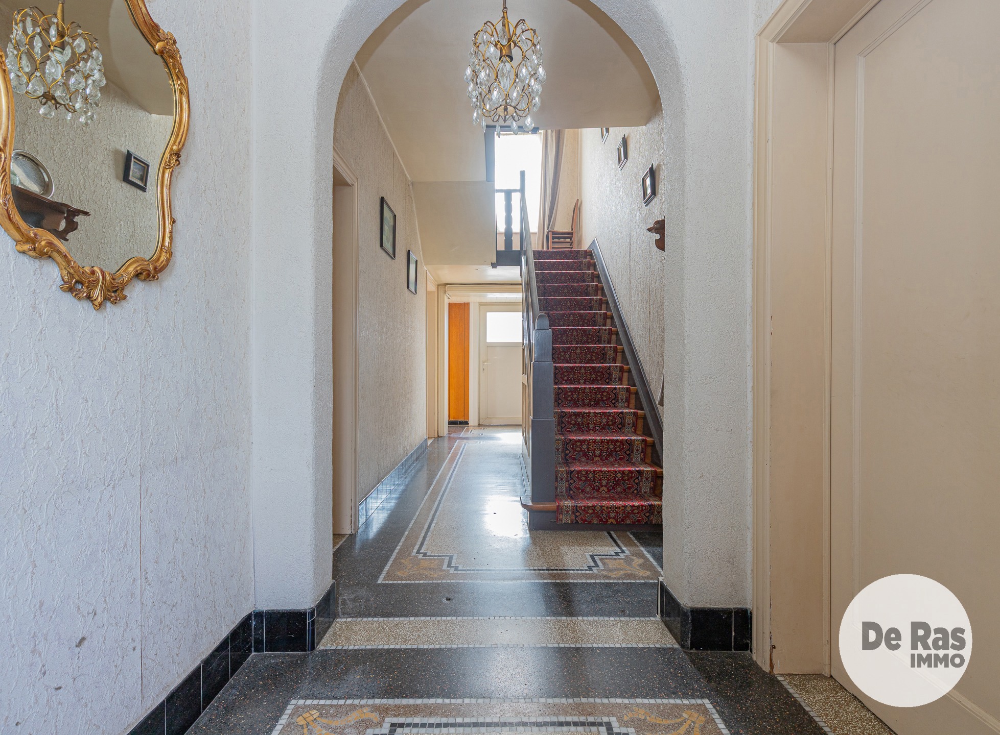 BURST - Te renoveren woning met tal van mogelijkheden - foto 4