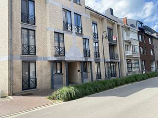 Cet appartement récemment rénové est situé près du centre de Diepenbeek. L'appartement est idéalement situé pour les personnes qui souhaitent...