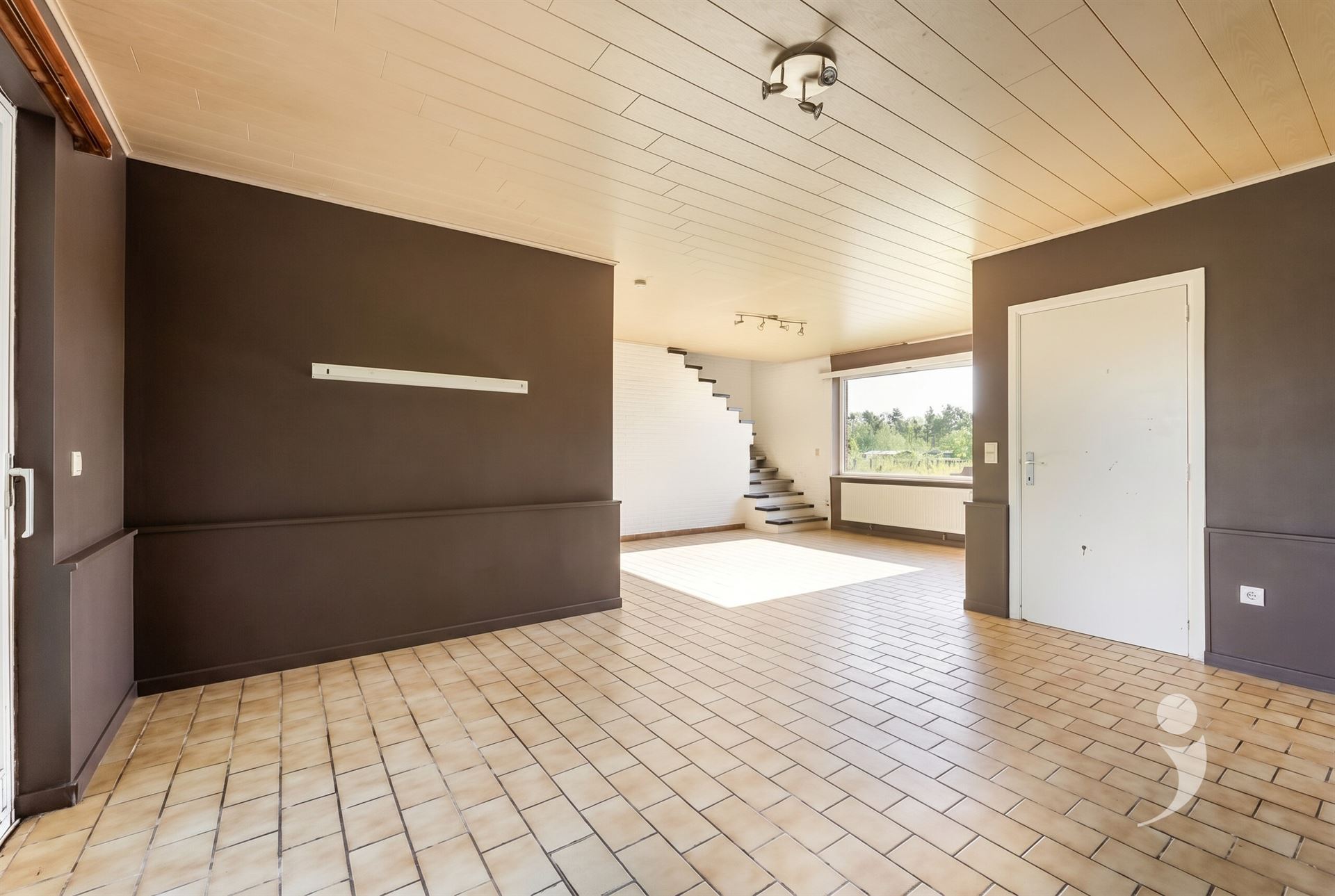 Ruime te renoveren woning met 3 slaapkamers - foto 4
