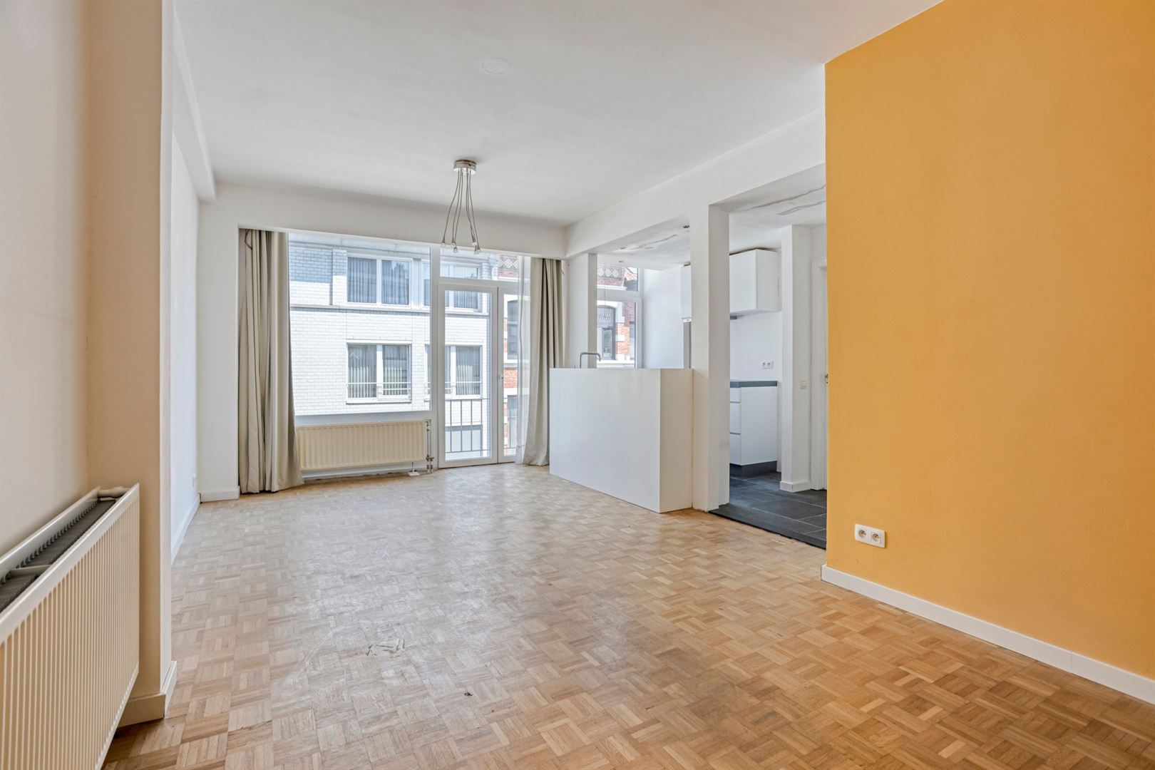 Leuk gelegen 2slpk appartement op 3e verdieping! - foto 4