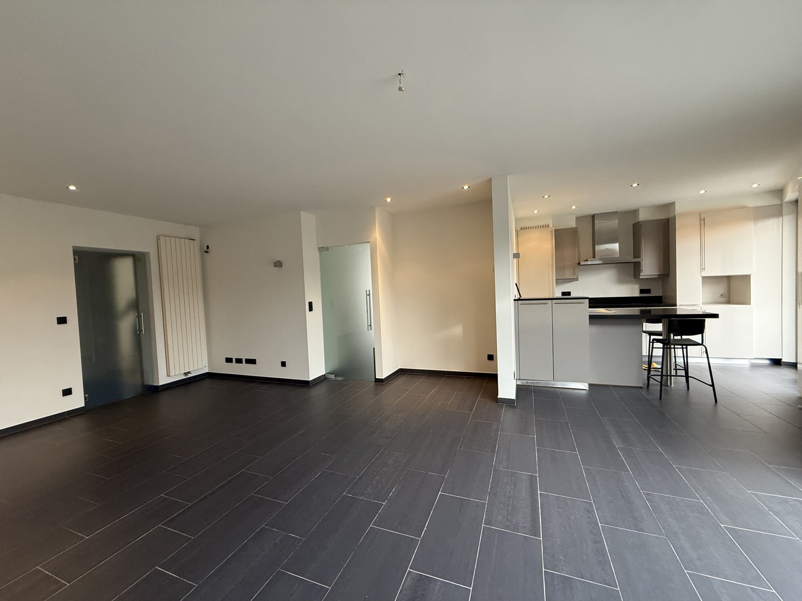 Modern gelijkvloers appartement met tuin in het hart van Geel - foto 2