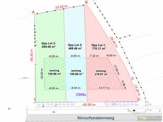 BUILDING PLOT with CENTRAL LOCATION at the foot of the MUZIEKBOS in Ronse. This parcel of 489M² is suitable for a CLOSED BUILDING and offers all the possibilities for creating a MODERN, ENERGY-EFFICIENT FAMILY HOME with a pleasant outdoor space. Here, you can enjoy a GREEN, PEACEFUL ENVIRONMENT with the Muziekbos literally around the corner, ideal for relaxing walks and bike rides through the FLANDERS ARDENNES and the PAYS DES COLLINES. At the same time, the center of Ronse, shops, schools, and public transport are within short distance.<br /><br />Address: Ninoofsesteenweg 348 in Ronse<br /><br />No building obligation applicable; P-score: B; Administrative measures in measures register: no.; Available upon deed