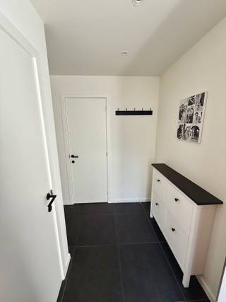 IN OPTIE!Adres: Bredabaan 890 B, Bus 201, 2930 Brasschaat (Maria-Ter-Heide)Ontdek dit INSTAPKLARE appartement van 118 m², gelegen op de bovenste...