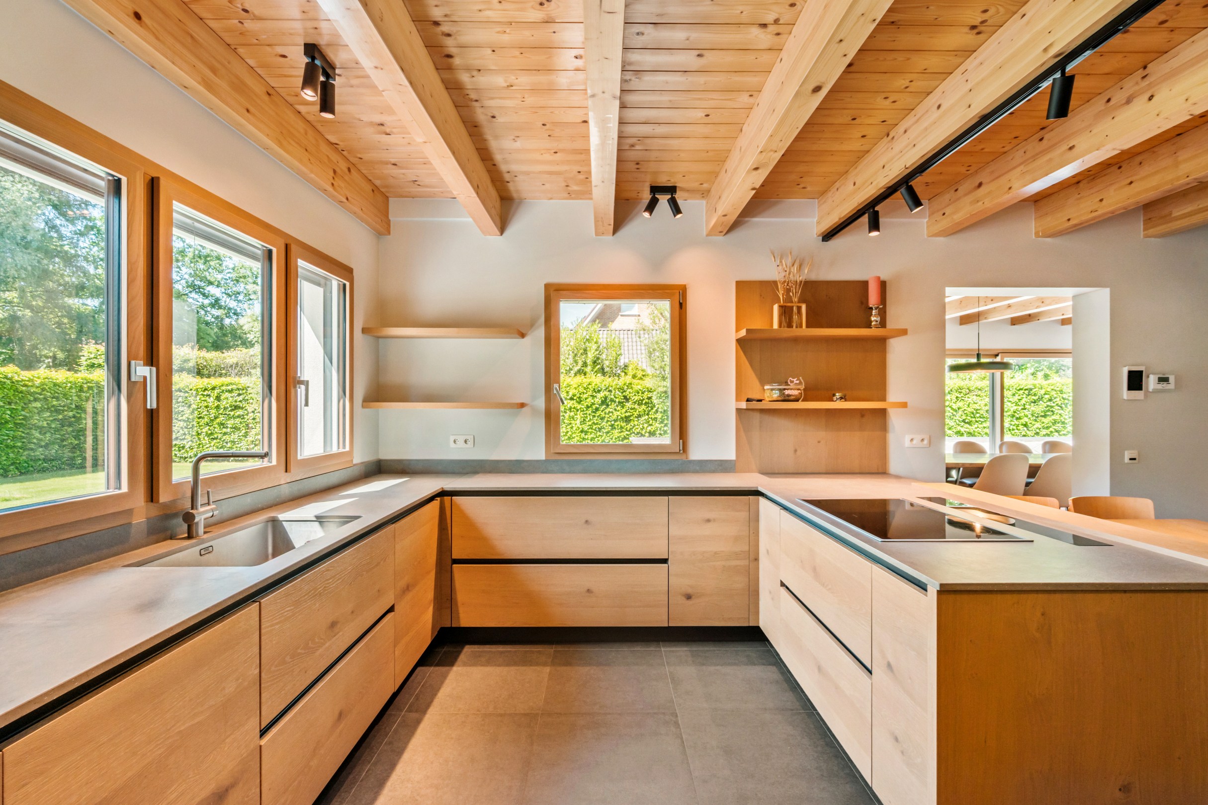 Zeer recente energiezuinige villa met bijgebouw - foto 3