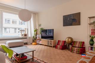 <p><span>2018 ANTWERPEN | RUIM, INSTAPKLAAR APPARTEMENT MET DRIE SLAAPKAMERS EN TERRAS GELEGEN OP TOPLOCATIE | BEWOONBARE OPPERVLAKTE 105m² | EPC A | </span></p><p><span>Indeling als volgt : inkomhal met vestiaire, toilet en wasplaats - ruime woonkamer - gesloten, geïnstalleerde keuken met toegang tot terras - nachthal - badkamer met inloopdouche, lavabomeubel en ventilatie - 3 slaapkamers met toegang tot het terras - kelderberging mee inbegrepen.</span></p><p><span> </span></p><p><span>Maandelijkse kosten bedragen 270 EURO (provisie verwarming, water, minuterie, syndicus, blokpolis, onderhoud, conciërge,...).</span></p><p><span>Mogelijkheid om de huur van een autostaanplaats mee over te nemen!</span></p><p><span> </span></p><p><span>Het appartement is gelegen op een TOPLOCATIE, vlakbij het stadspark, gezellige koffiebars, restaurants, openbaar vervoer, scholen en winkels.</span></p>