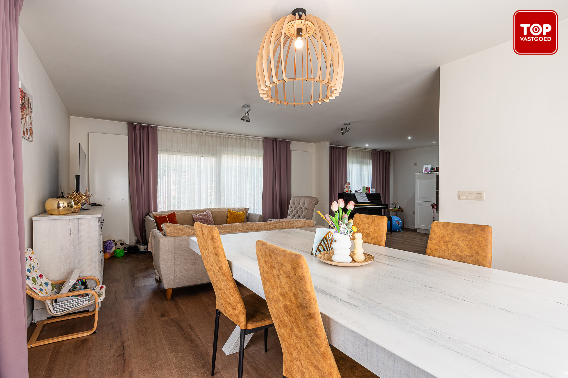 Alleenstaande woning met 3 slaapkamers, 2 badkamers en inpandige garage - foto 4