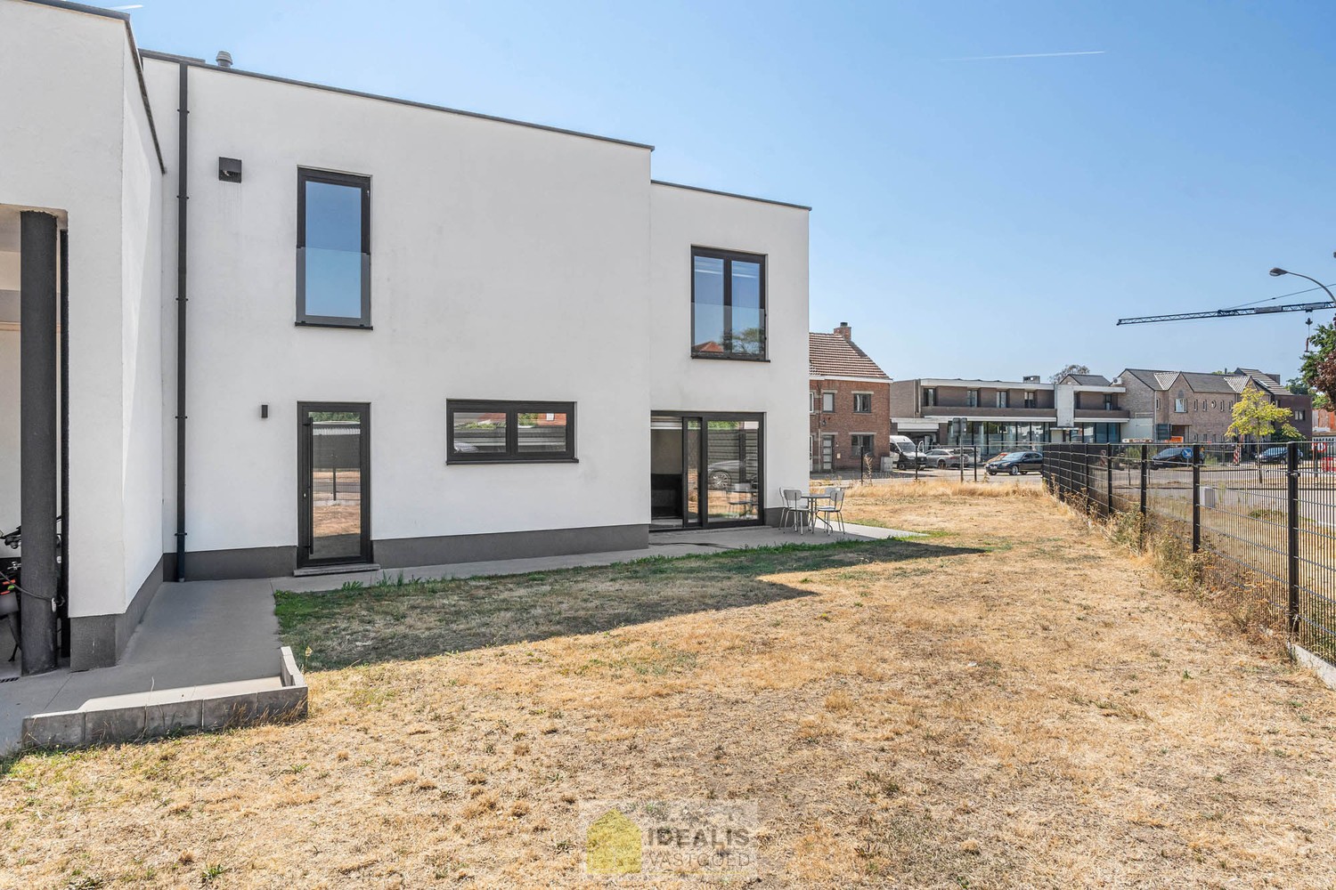 IDEALIS VASTGOED – AANGENAME INSTAPKLARE ÉÉNGEZINSWONING NABIJ HET CENTRUM VAN HEPPEN (LEOPOLDSBURG)! De woning omvat 141m² netto bewoonbare oppervlakte met een fijne leefruimte, 3 slaapkamers, eetkamer, dressing en badkamer!! Zeer geschikt voor kandidate - foto 4