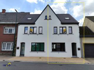 Inschrijven voor een afspraak is enkel mogelijk bij de advertentie van het pand op onze website www.immotijl.be.U kan deze recent gerenoveerde woning...