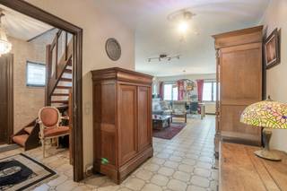 Deze elegante villa met 3 slaapkamers en bureel is gelegen in het centrum van Sint-Pieters-Leeuw, op een uitzonderlijke locatie vlak bij het...