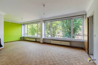 Ruim appartement (90 m²) met 2 slaapkamers en terras (2 m²) in BerchemDit appartement bevindt zich net buiten de Singel, op een locatie waar rust en...