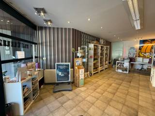 Commercial à louer à Tielt