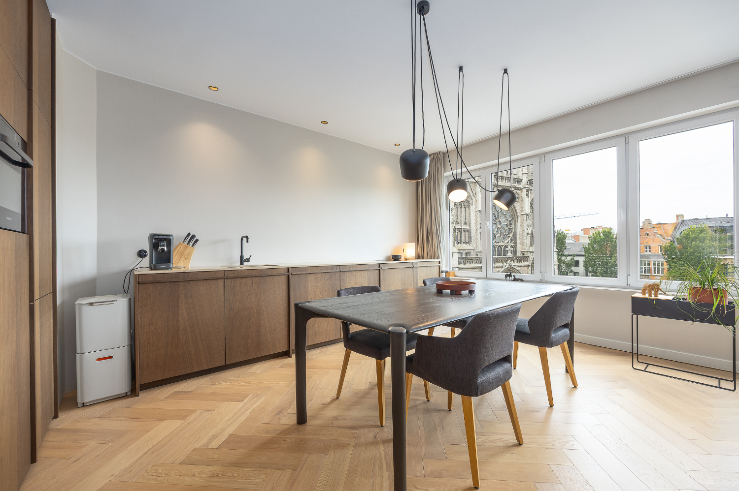 Gerenoveerd twee slaapkamer appartement met open zicht - foto 4