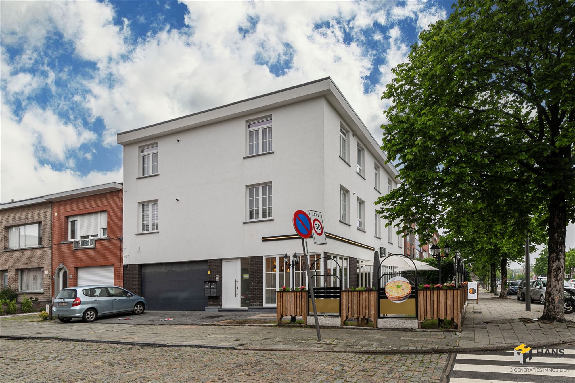 Opbrengsteigendom (322 m²) bestaande uit handelsgelijkvloers en 2 appartementen in Wilrijk - foto 2