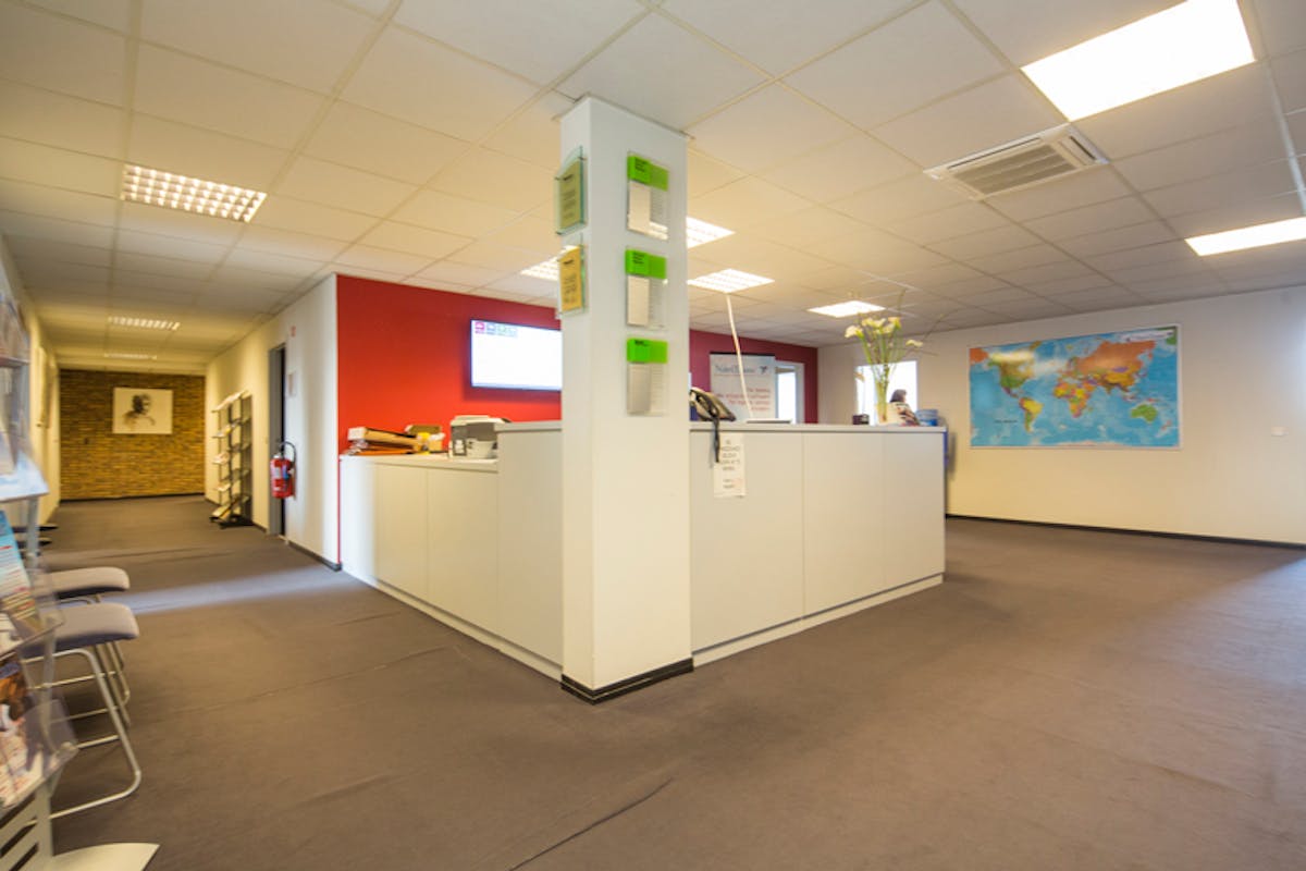 Immeuble de bureaux à louer d'environ 500 m² bruts à Harelbeke - photo 4