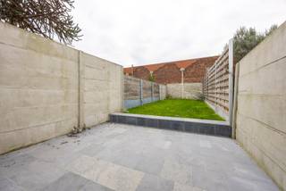 Gelegen vlakbij het Astridpark en op wandelafstand van het bruisende centrum van Kortrijk, geniet je hier van een perfecte combinatie van...